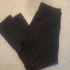 Lulu lemon black cropped leggings